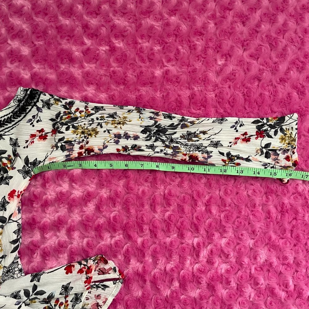 BKE Boutique Womens S Cold Shoulder‎ Floral Print Embroidered Long Sleeve Top - Picture 8 of 11
